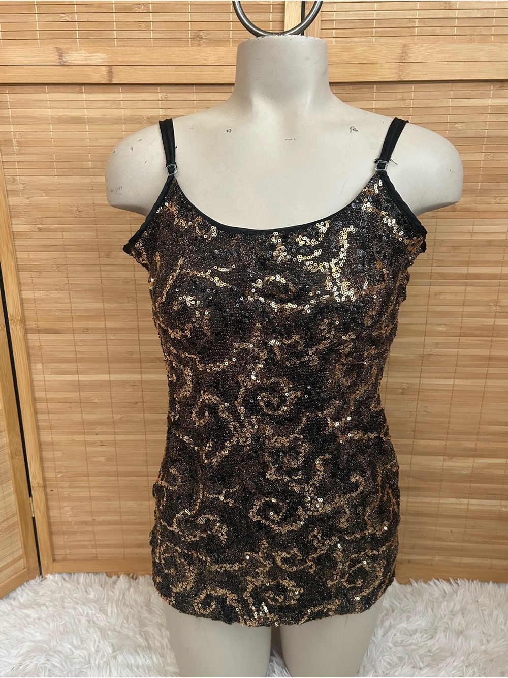BKE Boutique black gold cami tank top blouse spaghetti straps adjustable M
